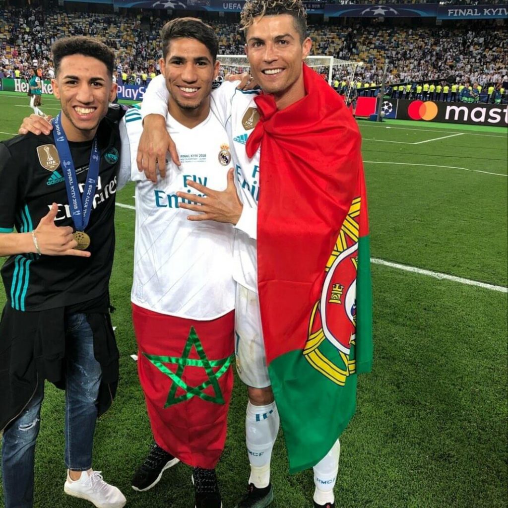 كم عمر اشرف حكيمي 1